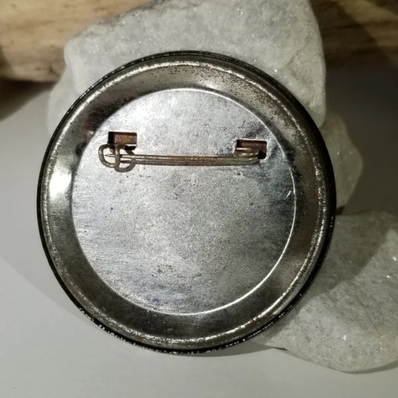 Vintage 1980’s Lucky Strike Button - Picture 2 of 7